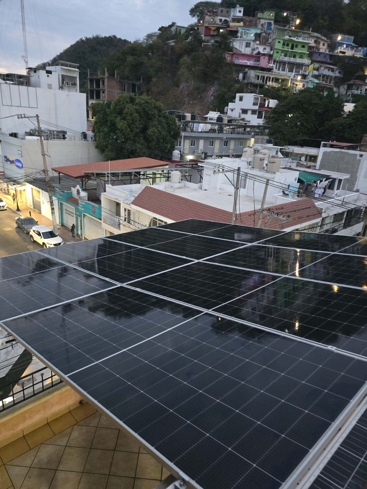 Instalación de paneles solares en Centro, Manzanillo – PowerSolar